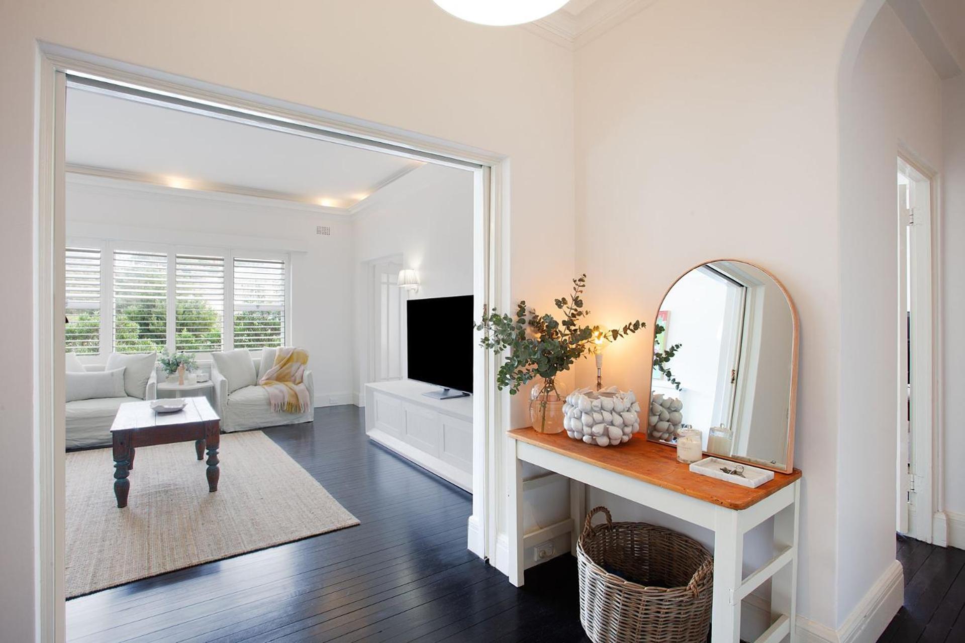 A Touch Of Pink, Bellevue Hill Ih Apartment Sydney