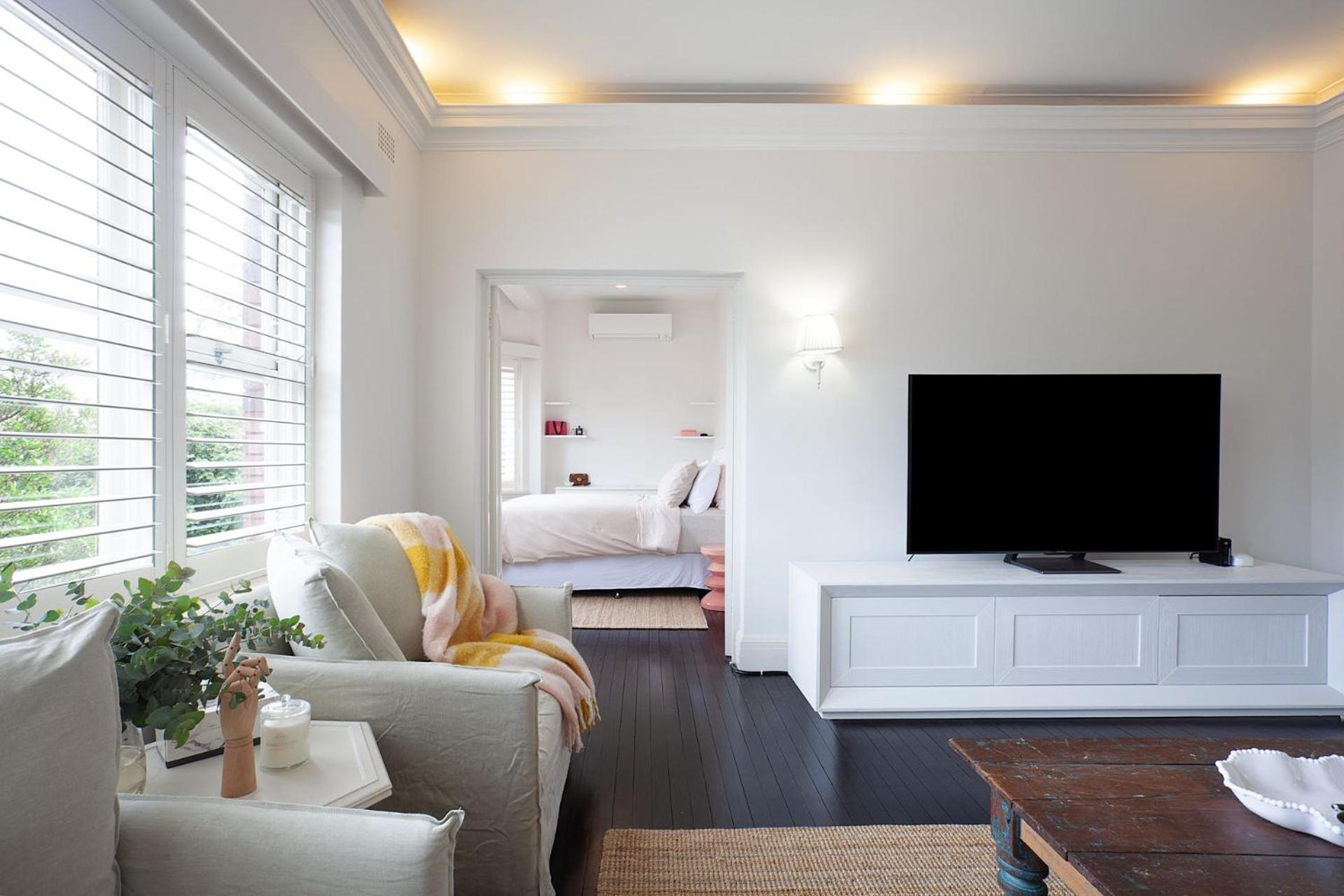 A Touch Of Pink, Bellevue Hill Ih Apartment *